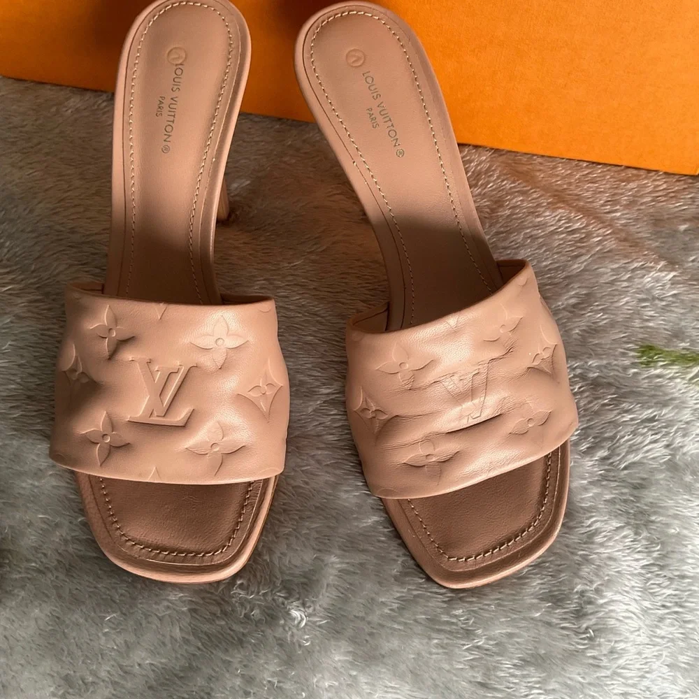 Originals Louis Vuitton Women's Beige Slide heels - Picture 2 of 4
